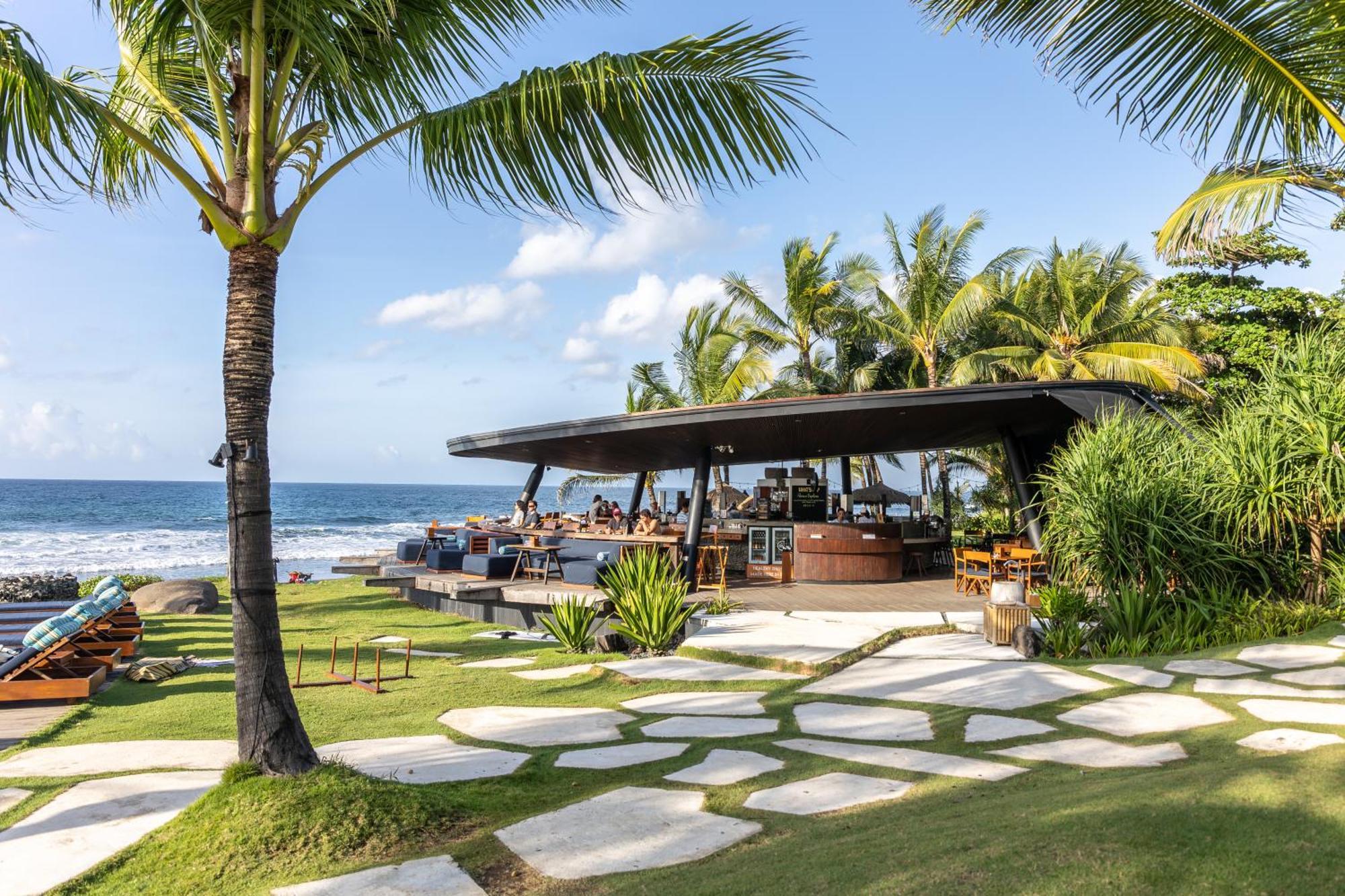 Hotel Komune And Beach Club Bali Керамас Екстериор снимка