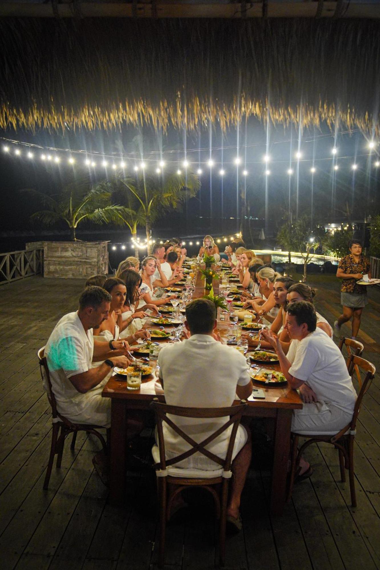 Hotel Komune And Beach Club Bali Керамас Екстериор снимка