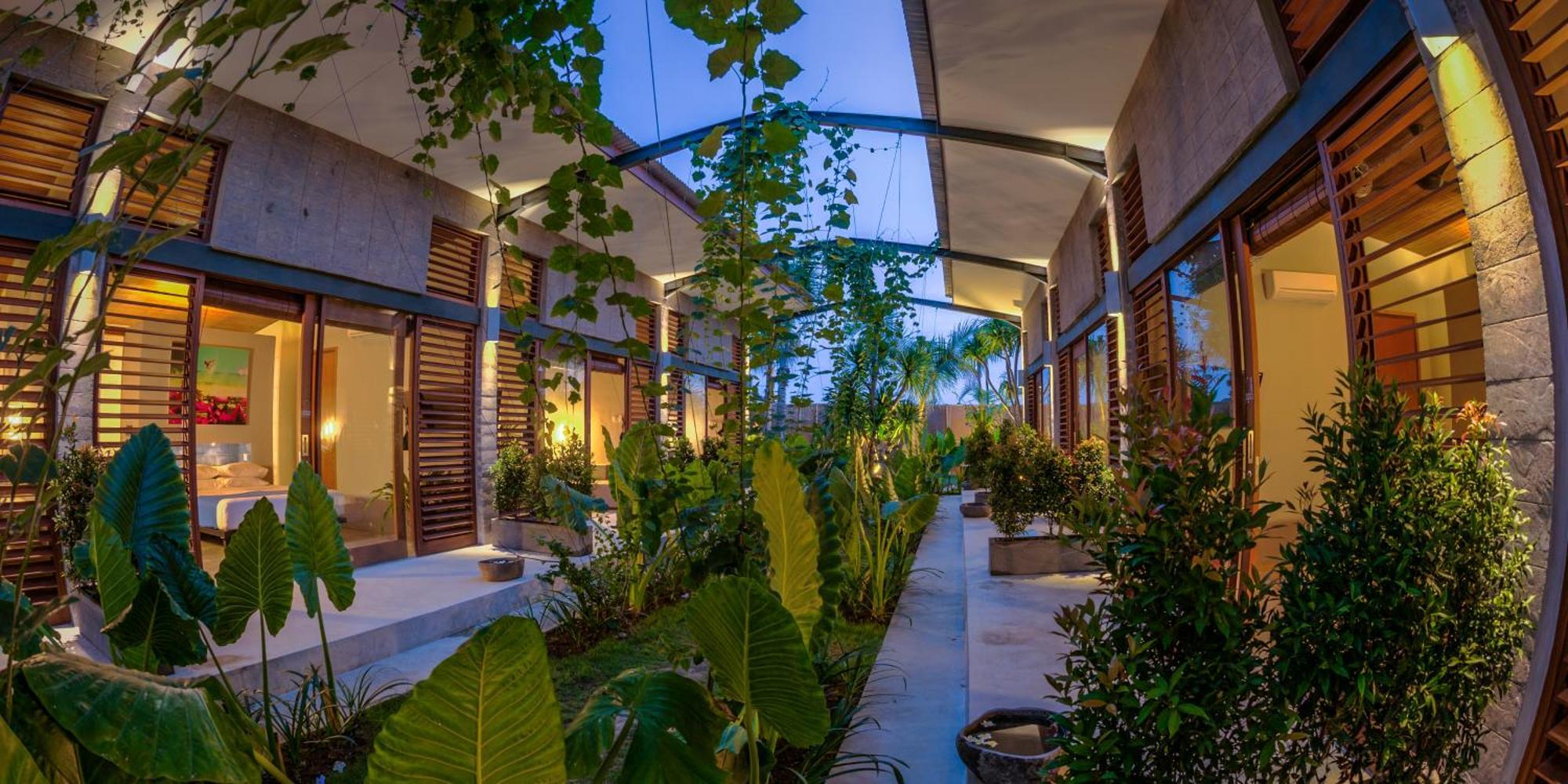 Hotel Komune And Beach Club Bali Керамас Екстериор снимка
